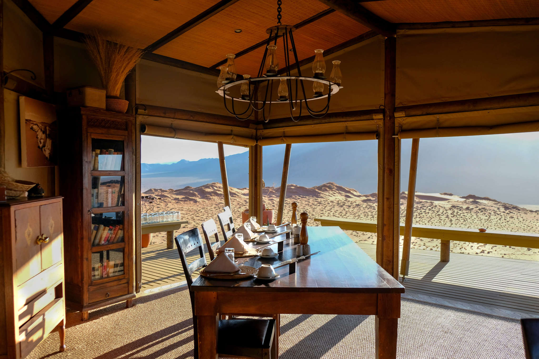 wolwedans dunes lodge dining room