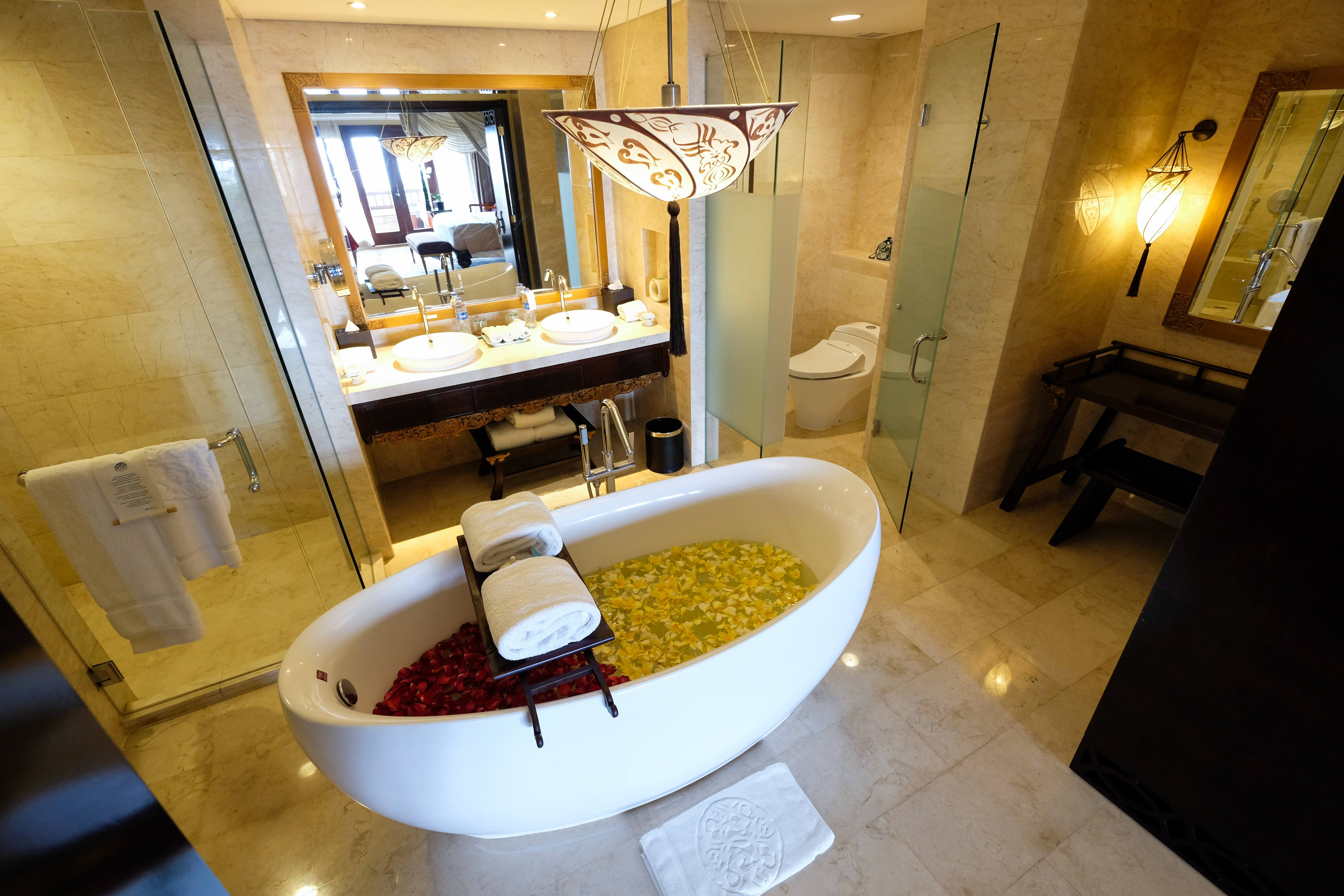 Bathtub in AYANA Suite
