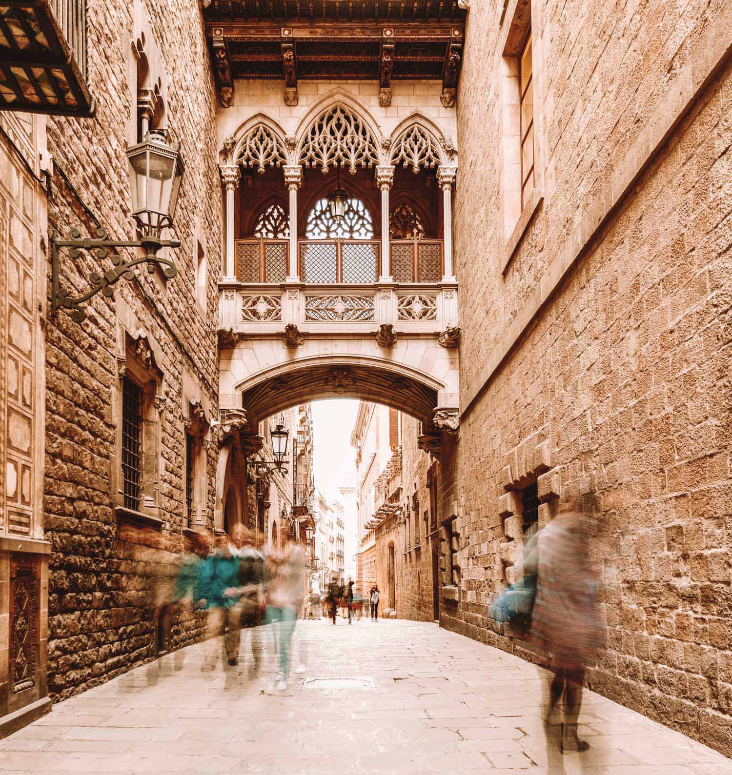 barcelona gothic quarter bridge