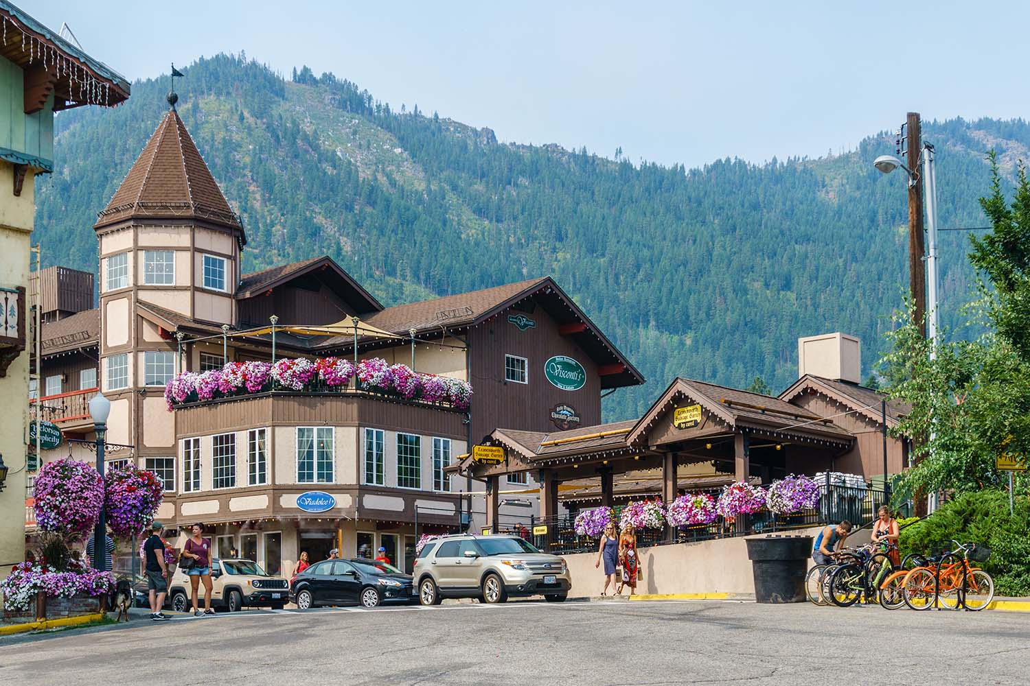 Leavenworth Washington Bavarian German Town Road Trip